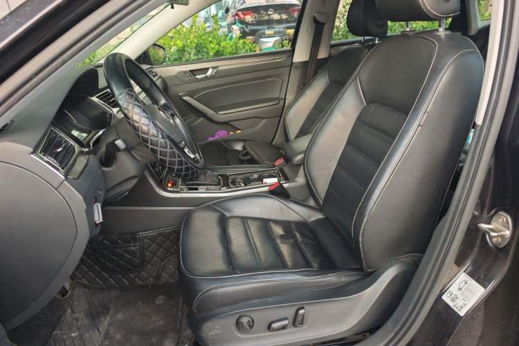 Used Volkswagen Passat 2017 330TSI DSG Luxury Edition Left Front Seat