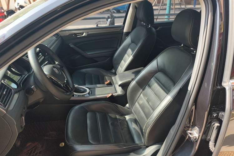 Used Volkswagen Passat 2017 330TSI DSG Luxury Edition Left Front Seat