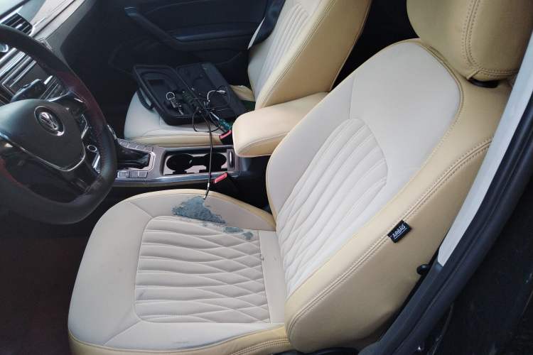 Used Volkswagen Passat 2017 330TSI DSG Luxury Edition Left Front Seat