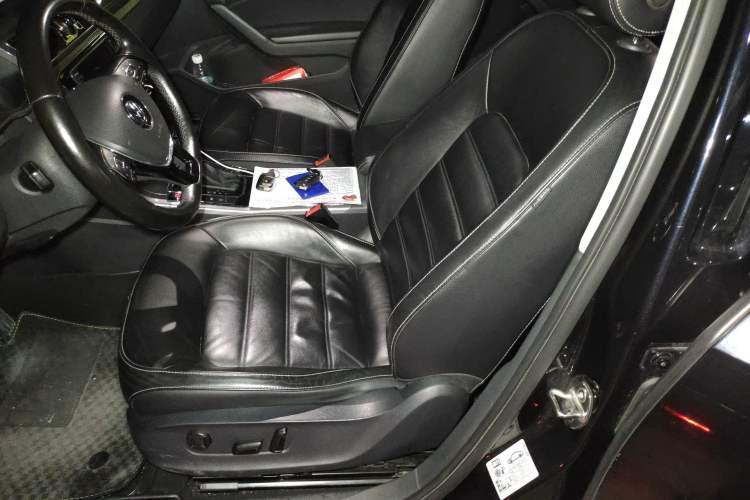 Used Volkswagen Passat 2017 330TSI DSG Luxury Edition Left Front Seat