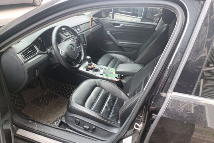 Used Volkswagen Passat 2017 330TSI DSG Luxury Edition Left Front Seat
