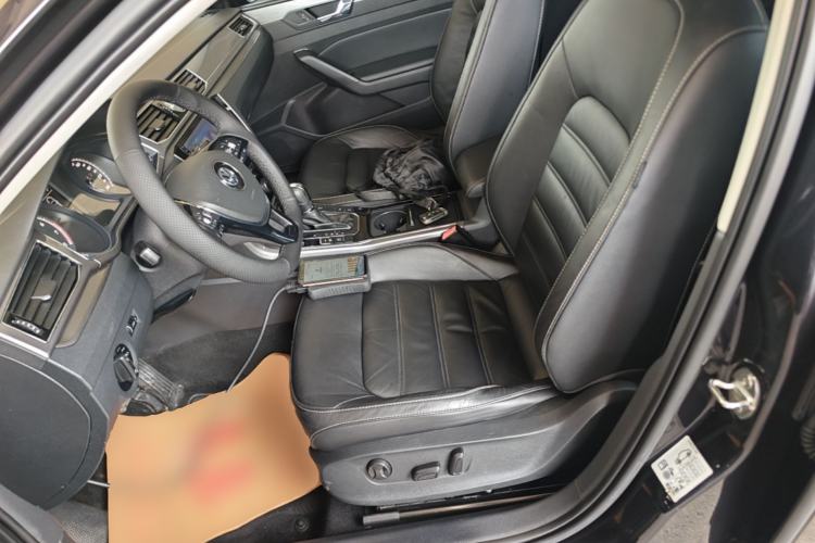 Used Volkswagen Passat 2017 330TSI DSG Luxury Edition Left Front Seat