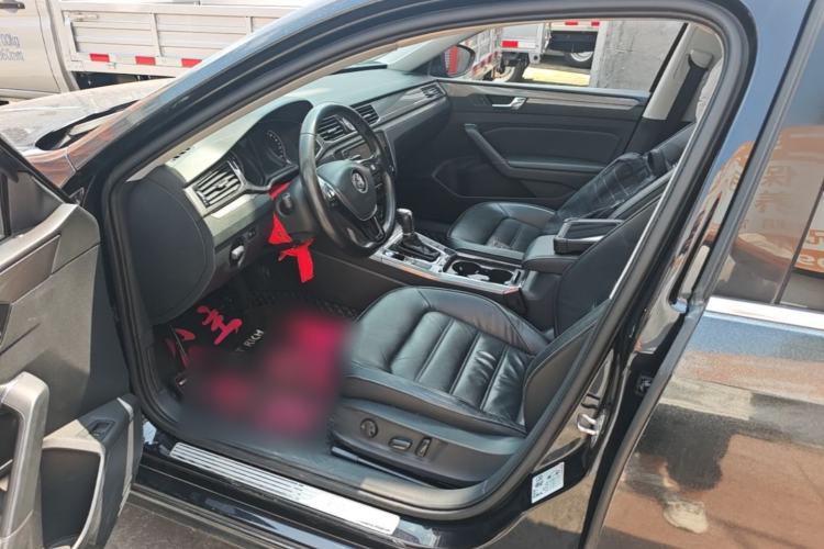 Used Volkswagen Passat 2017 330TSI DSG Luxury Edition Left Front Seat