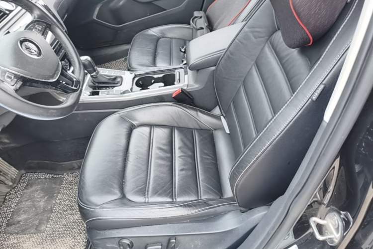 Used Volkswagen Passat 2017 330TSI DSG Luxury Edition Left Front Seat