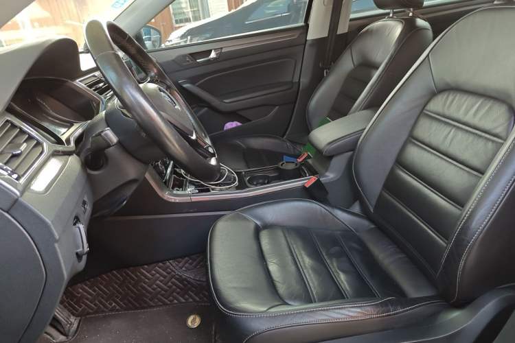 Used Volkswagen Passat 2017 330TSI DSG Luxury Edition Left Front Seat