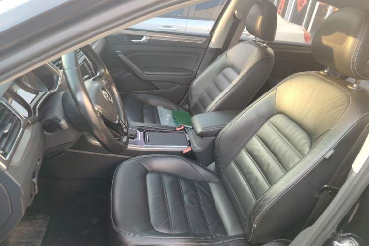 Used Volkswagen Passat 2017 330TSI DSG Luxury Edition Left Front Seat
