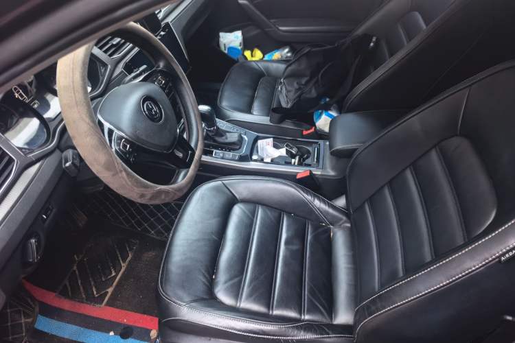 Used Volkswagen Passat 2017 330TSI DSG Luxury Edition Left Front Seat