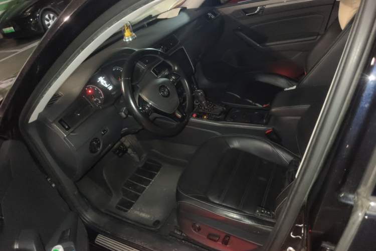 Used Volkswagen Passat 2017 330TSI DSG Luxury Edition Left Front Seat