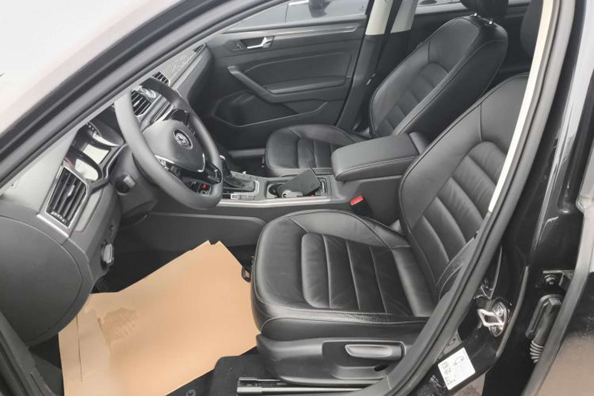 Used Volkswagen Passat 2017 330TSI DSG Luxury Edition Left Front Seat