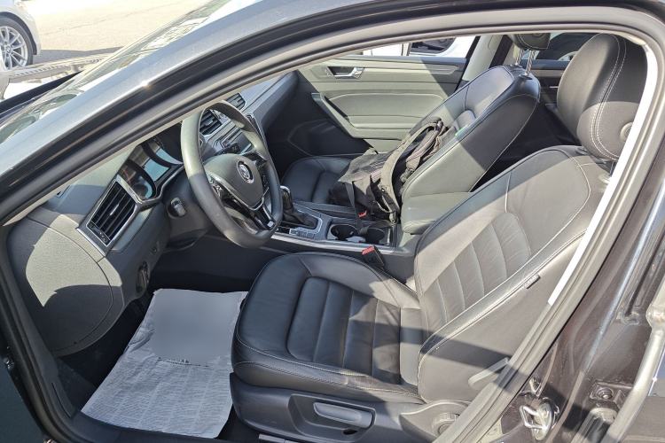 Used Volkswagen Passat 2017 1.8TSI DSG Government Procurement Version (CEA Engine) Left Front Seat