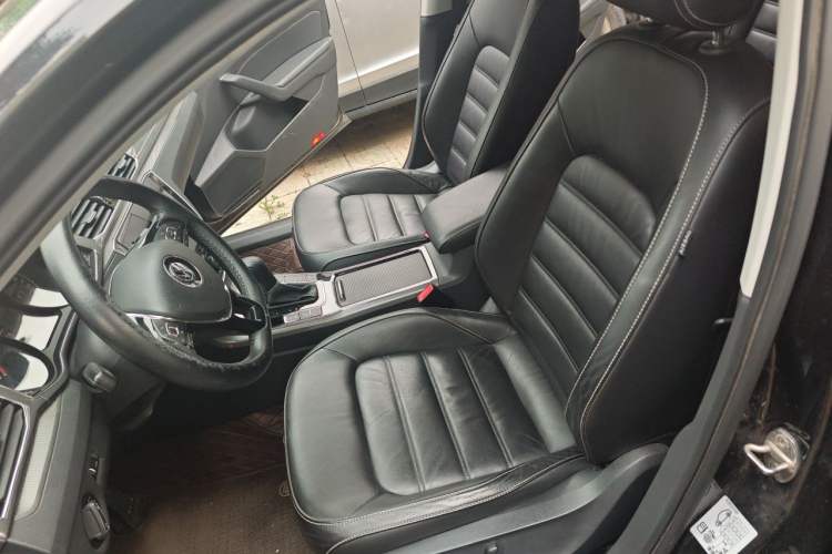 Used Volkswagen Passat 2017 330TSI DSG Luxury Edition Left Front Seat