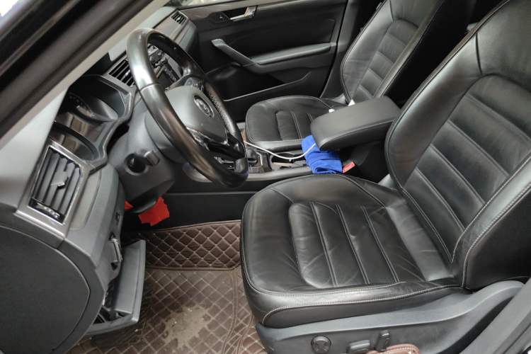 Used Volkswagen Passat 2017 330TSI DSG Luxury Edition Left Front Seat