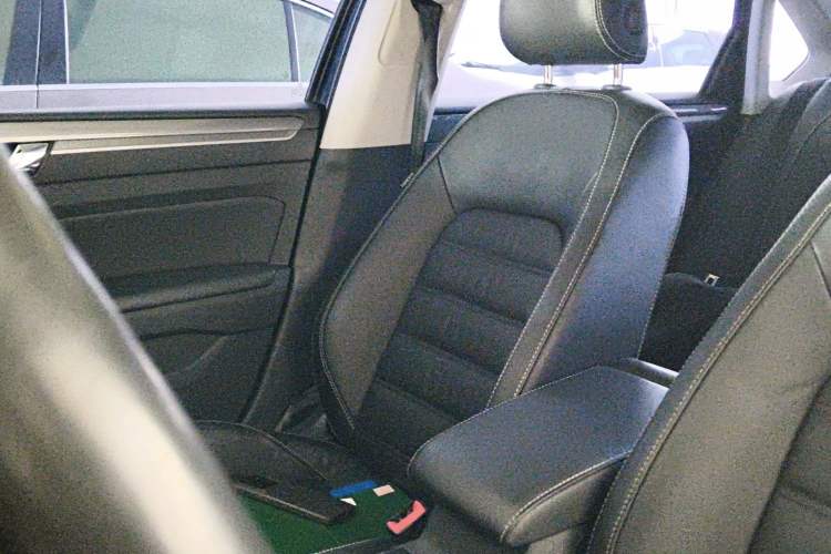 Used Volkswagen Passat 2017 330TSI DSG Luxury Edition Left Front Seat