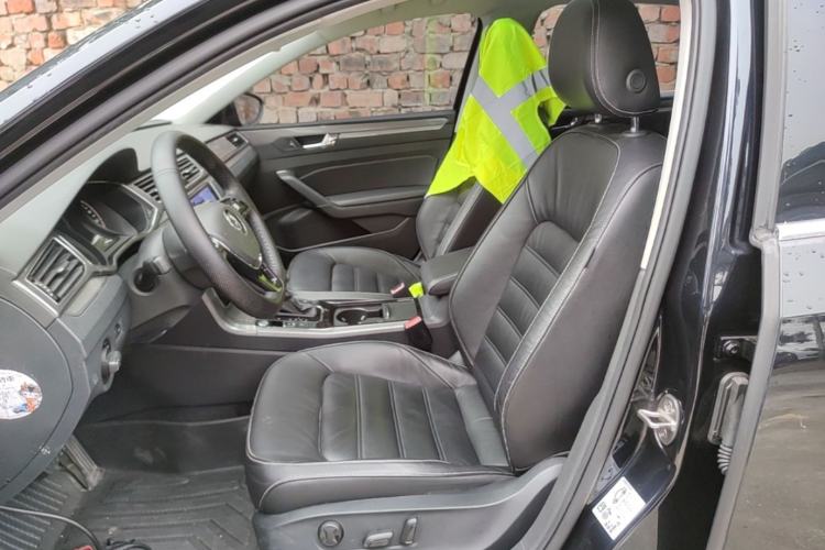Used Volkswagen Passat 2017 330TSI DSG Luxury Edition Left Front Seat