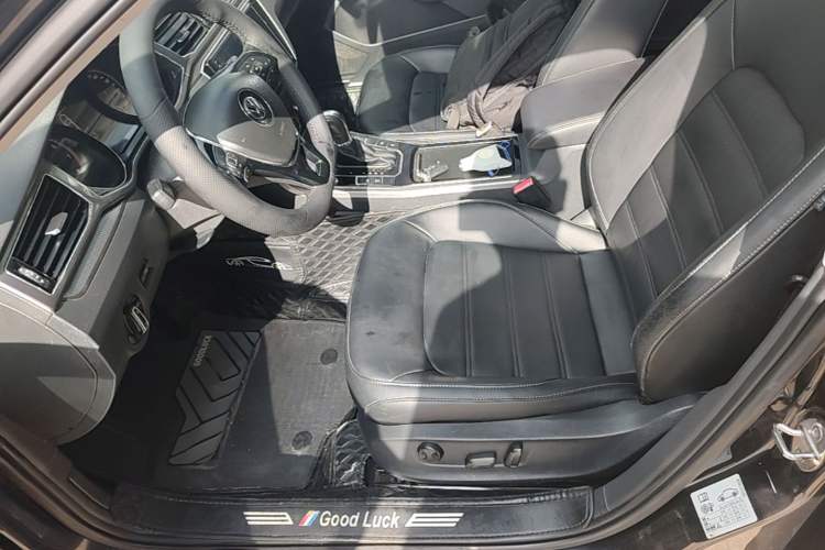 Used Volkswagen Passat 2017 280TSI DSG Luxury Edition Left Front Seat