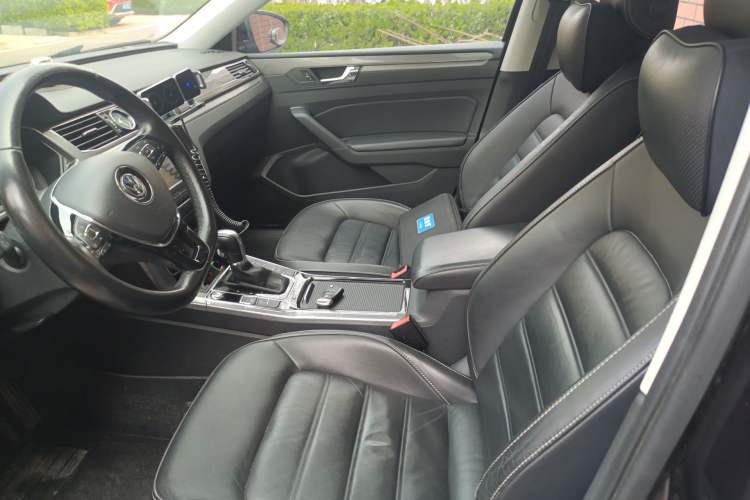 Used Volkswagen Passat 2017 330TSI DSG Luxury Edition Left Front Seat