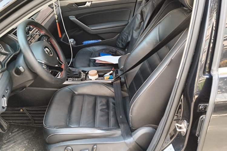 Used Volkswagen Passat 2017 330TSI DSG Luxury Edition Left Front Seat