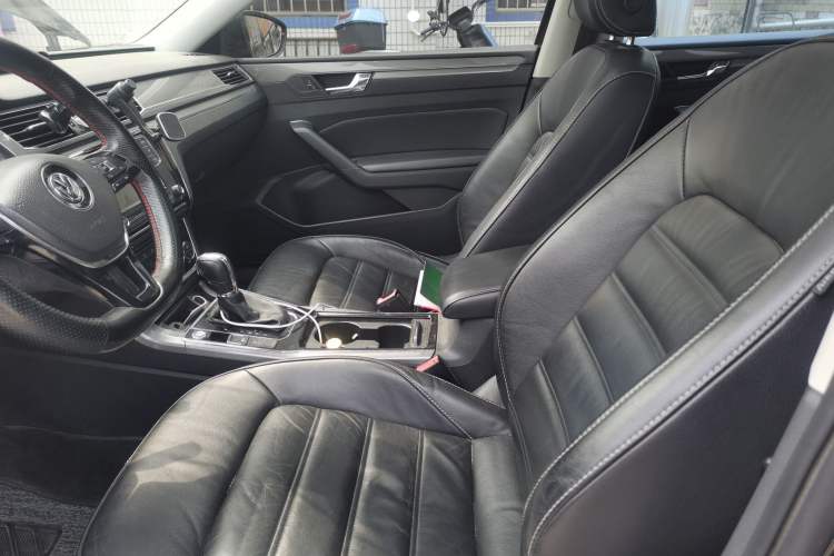 Used Volkswagen Passat 2017 280TSI DSG Luxury Edition Left Front Seat