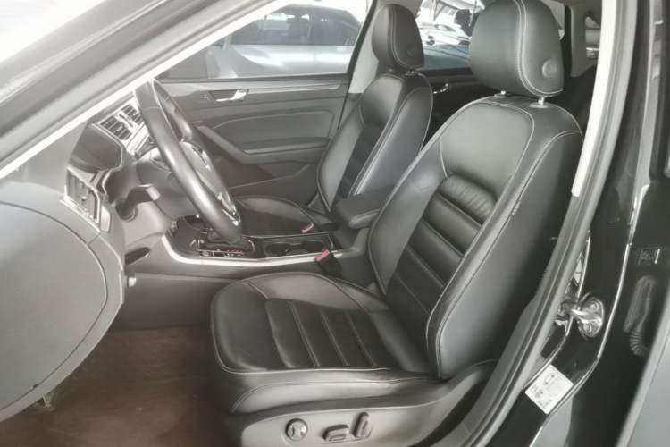 Used Volkswagen Passat 2017 330TSI DSG Luxury Edition Left Front Seat