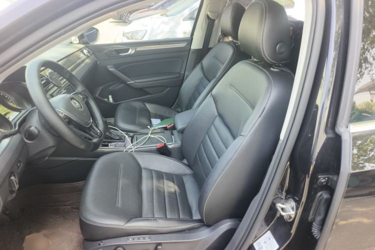 Used Volkswagen Passat 2017 330TSI DSG Luxury Edition Left Front Seat
