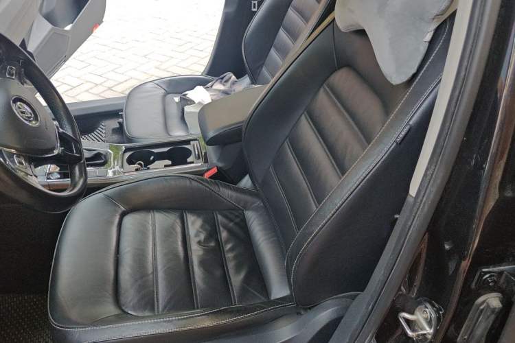 Used Volkswagen Passat 2017 330TSI DSG Luxury Edition Left Front Seat