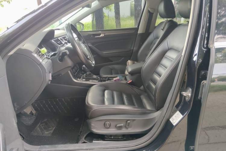 Used Volkswagen Passat 2017 330TSI DSG Luxury Edition Left Front Seat