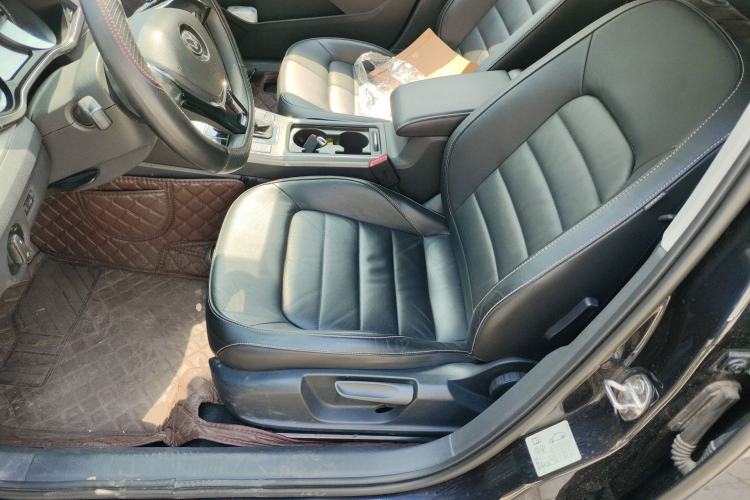 Used Volkswagen Passat 2017 280TSI DSG Luxury Edition Left Front Seat