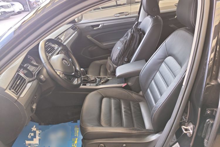 Used Volkswagen Passat 2017 330TSI DSG Luxury Edition Left Front Seat