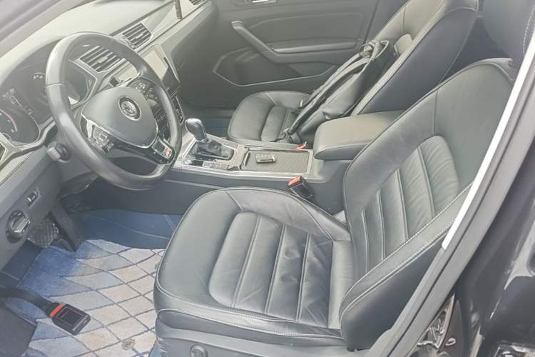 Used Volkswagen Passat 2017 330TSI DSG Luxury Edition Left Front Seat