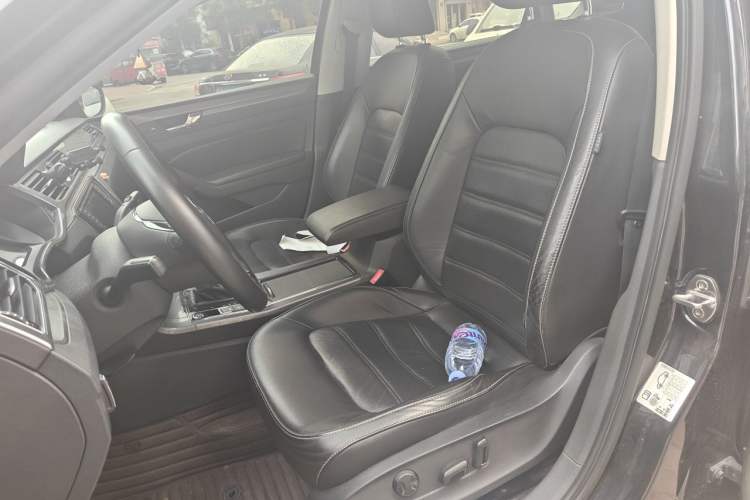 Used Volkswagen Passat 2017 330TSI DSG Luxury Edition Left Front Seat