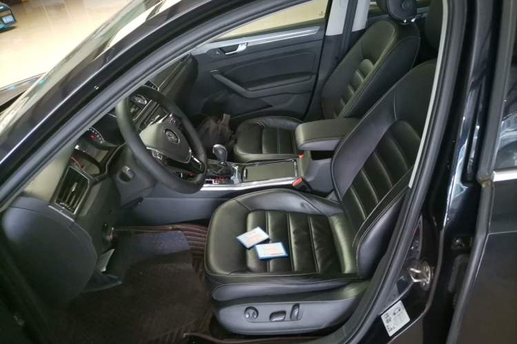 Used Volkswagen Passat 2017 330TSI DSG Luxury Edition Left Front Seat