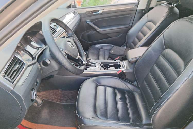 Used Volkswagen Passat 2017 330TSI DSG Luxury Edition Left Front Seat