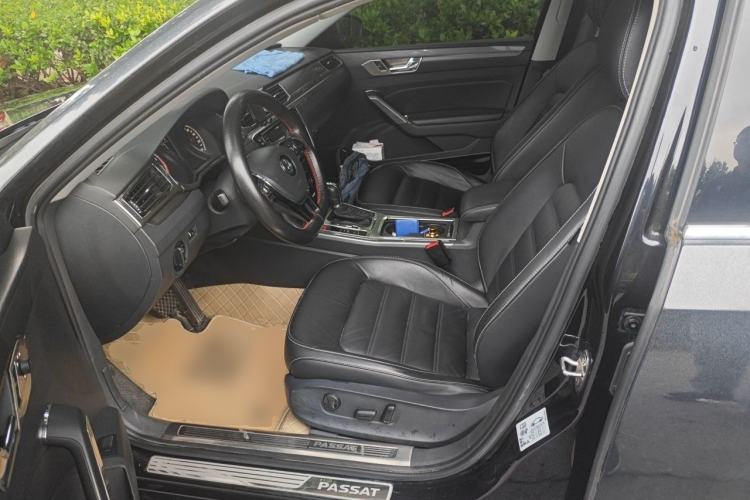 Used Volkswagen Passat 2017 280TSI DSG Luxury Edition Left Front Seat