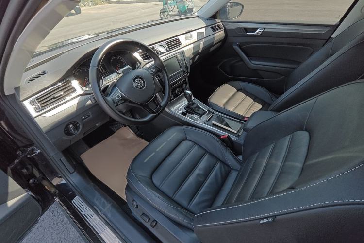 Used Volkswagen Passat 2017 330TSI DSG Luxury Edition Left Front Seat
