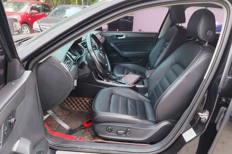 Used Volkswagen Passat 2017 330TSI DSG Luxury Edition Left Front Seat