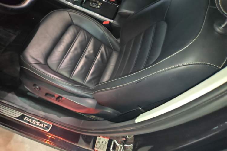 Used Volkswagen Passat 2017 330TSI DSG Luxury Edition Left Front Seat