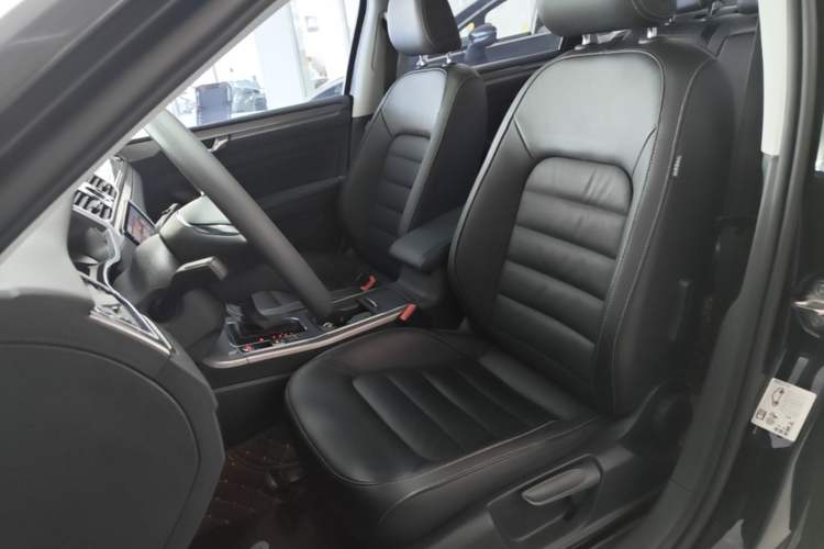 Used Volkswagen Passat 2017 280TSI DSG Luxury Edition Left Front Seat