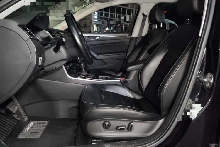 Used Volkswagen Passat 2017 330TSI DSG Luxury Edition Left Front Seat