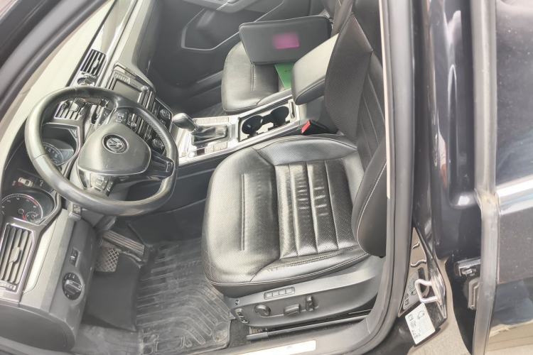 Used Volkswagen Passat 2017 330TSI DSG Luxury Edition Left Front Seat