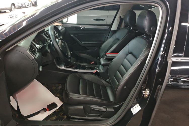 Used Volkswagen Passat 2017 280TSI DSG Luxury Edition Left Front Seat