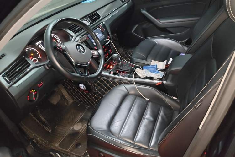 Used Volkswagen Passat 2017 330TSI DSG Luxury Edition Left Front Seat