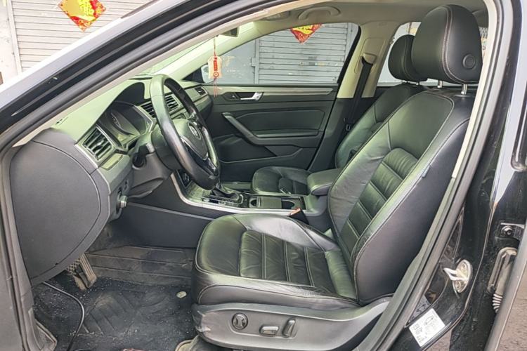 Used Volkswagen Passat 2017 280TSI DSG Luxury Edition Left Front Seat