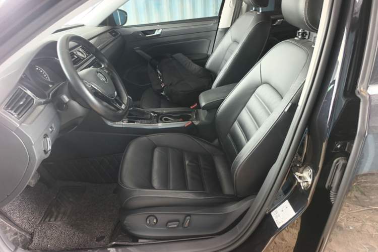 Used Volkswagen Passat 2017 330TSI DSG Luxury Edition Left Front Seat