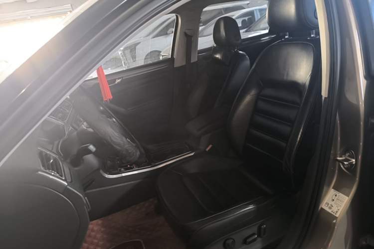 Used Volkswagen Passat 2017 330TSI DSG Luxury Edition Left Front Seat
