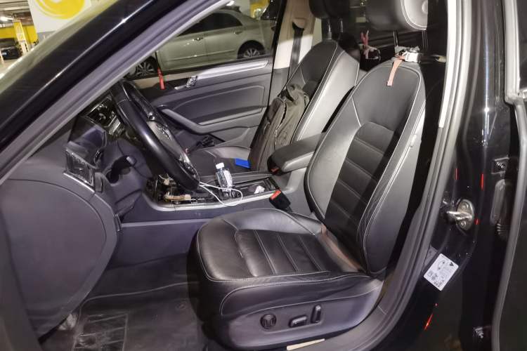 Used Volkswagen Passat 2017 280TSI DSG Luxury Edition Left Front Seat