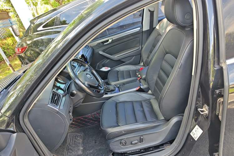 Used Volkswagen Passat 2017 330TSI DSG Luxury Edition Left Front Seat