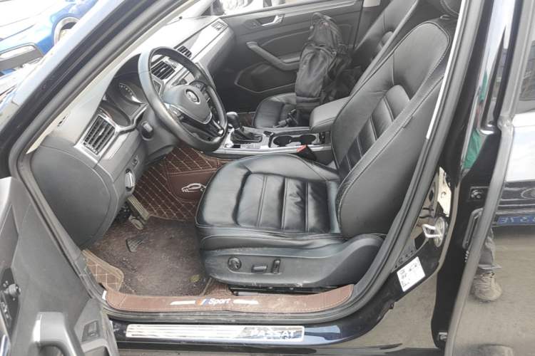 Used Volkswagen Passat 2017 330TSI DSG Luxury Edition Left Front Seat