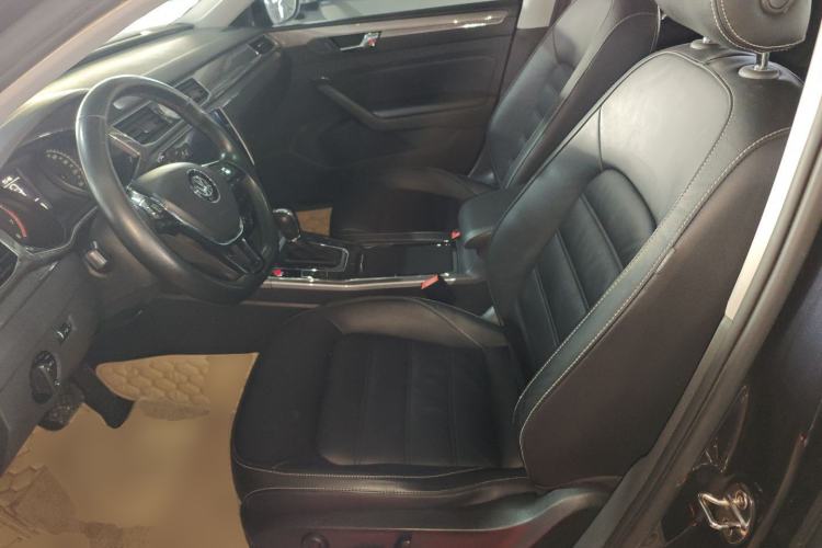 Used Volkswagen Passat 2017 330TSI DSG Luxury Edition Left Front Seat