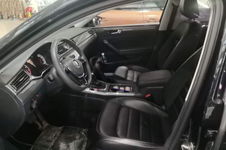 Used Volkswagen Passat 2017 1.8TSI DSG Government Procurement Version (CEA Engine) Left Front Seat
