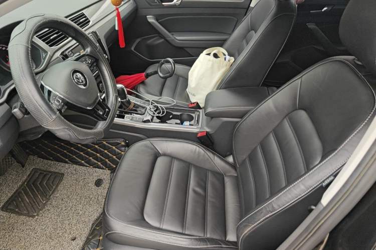 Used Volkswagen Passat 2017 330TSI DSG Luxury Edition Left Front Seat